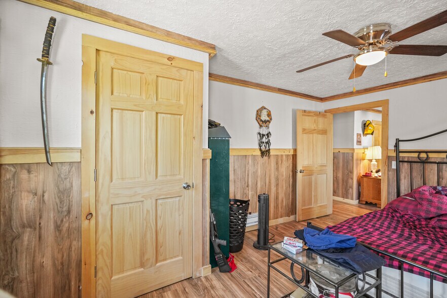 More Photos Of 401 N Main St, Polk General Retail For Sale