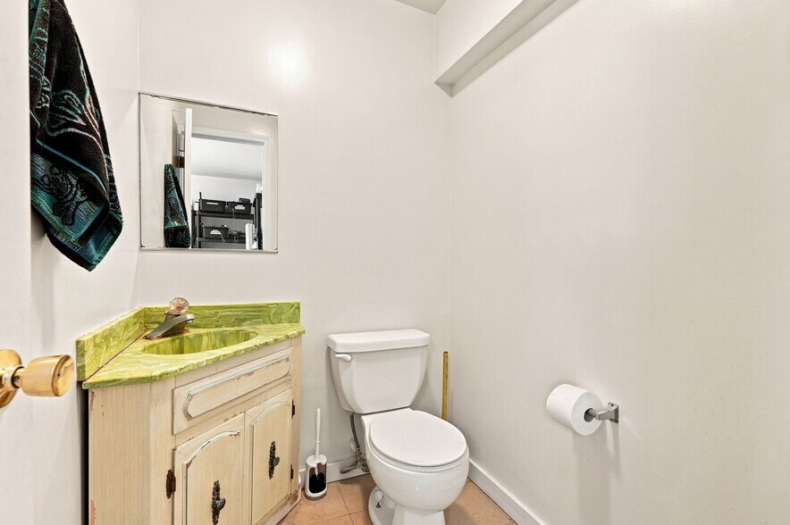 More Photos Of 2757 16th St, San Francisco Warehouse For Lease