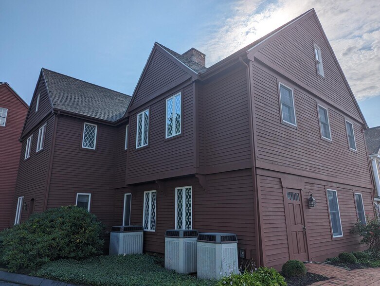 More Photos Of 250 State St, North Haven Medical For Sale