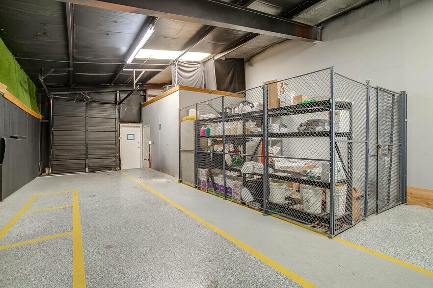 More Photos Of 110 Gotcher Ave, Lake Dallas Warehouse For Sale