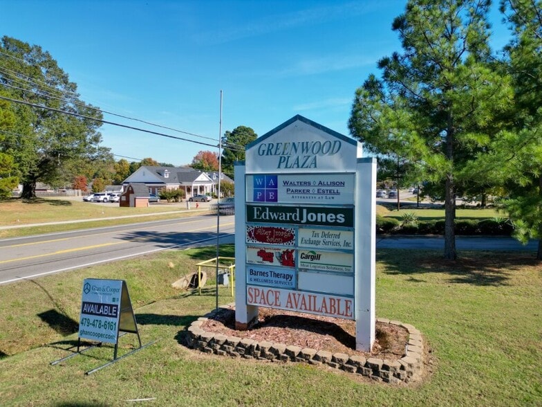 More Photos Of 1405 W Center St, Greenwood Office For Lease