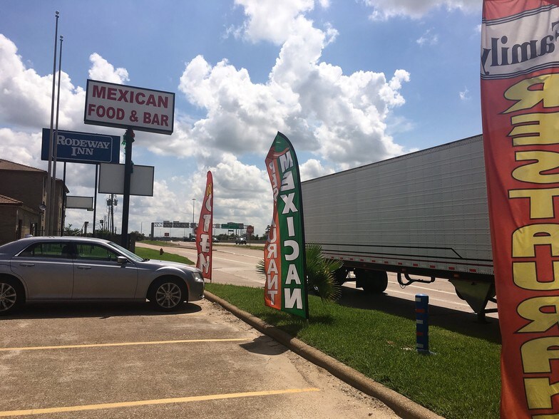 More Photos Of 17009 East Fwy, Channelview General Retail For Sale
