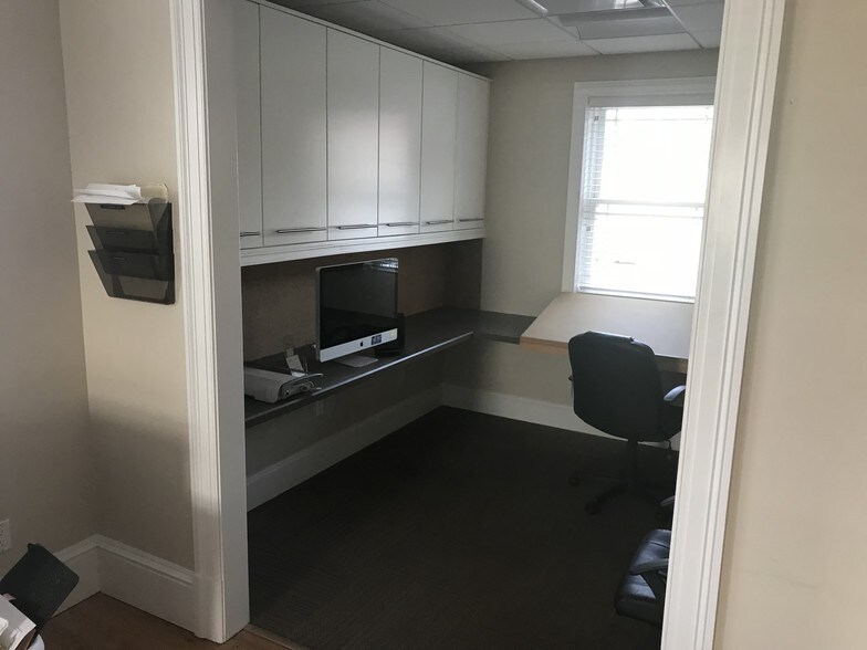 More Photos Of 32 Berwick Ct, Fairfield Warehouse For Lease