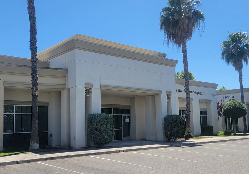 Primary Photo Of 7025 N Chestnut Ave, Fresno Medical For Lease