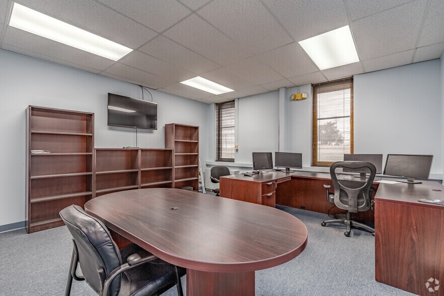 More Photos Of 5000 Letterkenny Rd, Chambersburg Office For Sale