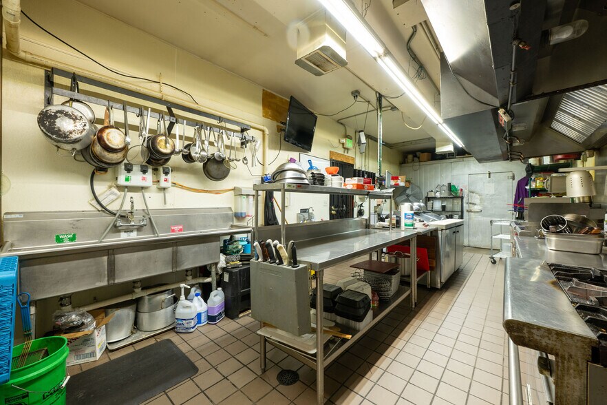 More Photos Of 230 Main St, Hobart Movie Radio TVStudio For Sale