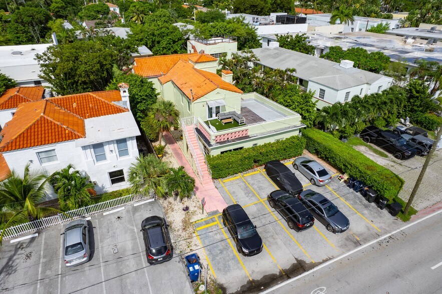 More Photos Of 2822 Pine Tree Dr, Miami Beach Apartments For Sale