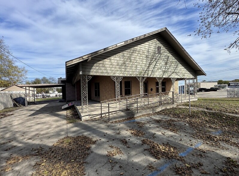 Primary Photo Of 106 W Josephine Ave, Weatherford Storefront Retail Office For Lease