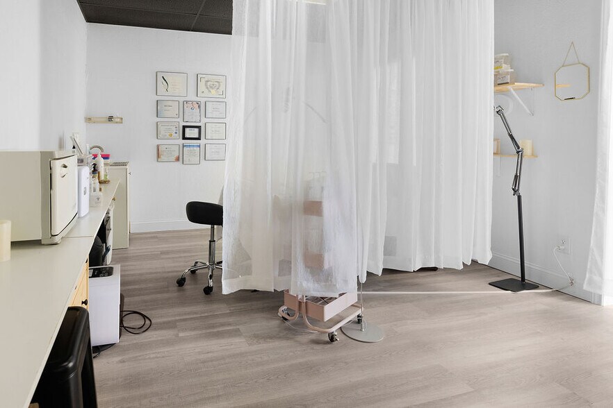 More Photos Of 1104 11th St, Wichita Falls Storefront Retail Office For Sale