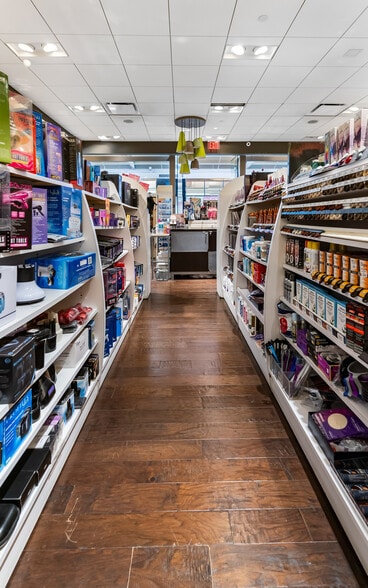 More Photos Of 200-272 E Via Rancho Pky, Escondido General Retail For Sale