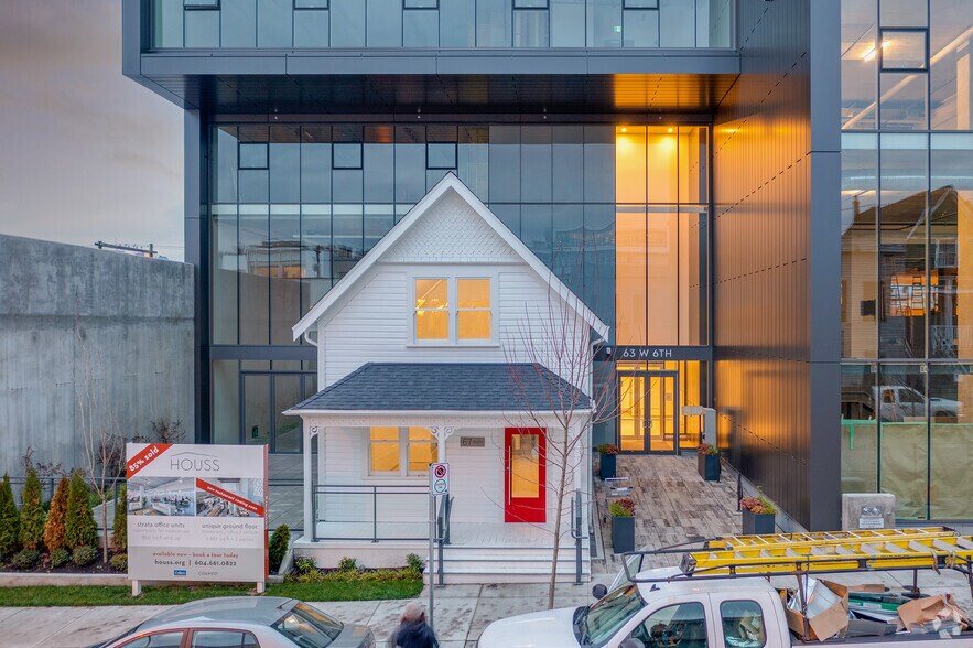 More Photos Of 63 6 Th Av W, Vancouver Medical For Sale