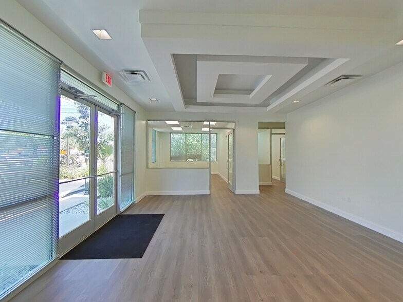 More Photos Of 366 W Sunset Rd, San Antonio Office For Lease