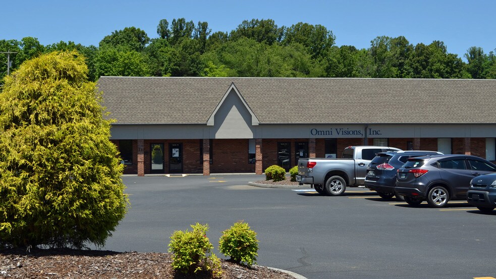 More Photos Of 125-8-16 E Jackson Blvd, Jonesborough Unknown For Lease