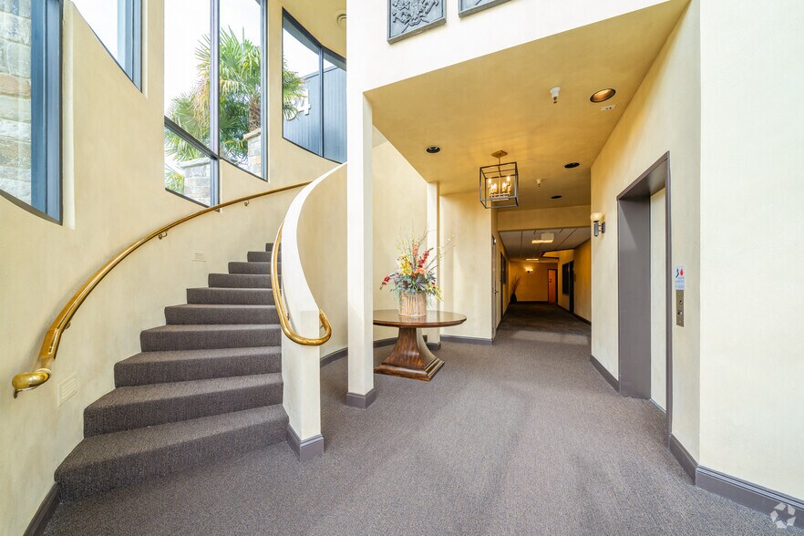 More Photos Of 384 Bel Marin Keys Blvd, Novato Office For Lease