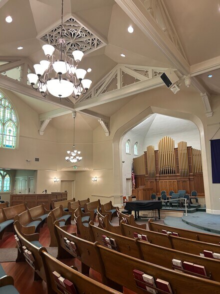 More Photos Of 201 E Bennett Ave, Glendora Religious Facility For Lease