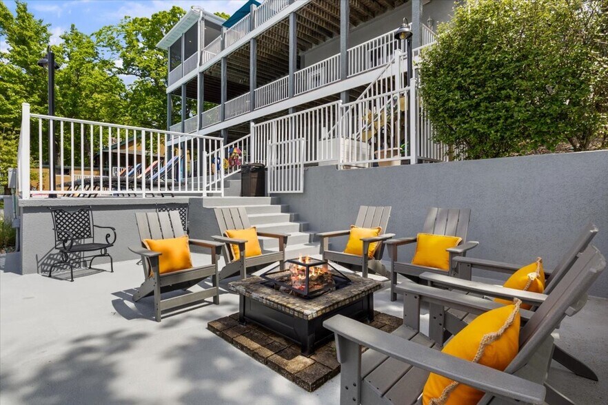 More Photos Of 415 Gardenia Cir, Sunrise Beach Hospitality For Sale