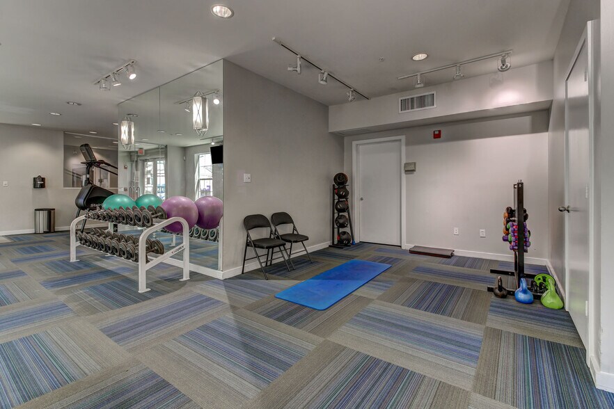 More Photos Of 1420 Annunciation St, New Orleans Apartments For Lease