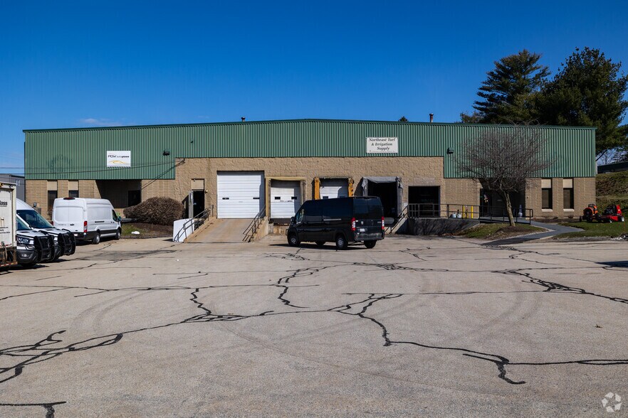 More Photos Of 15-17 Tinker Ave, Londonderry Warehouse For Lease