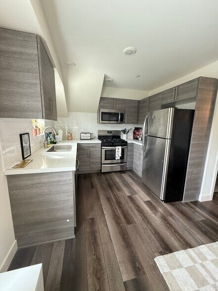 More Photos Of 3667 Mentone Ave, Los Angeles Multifamily For Sale