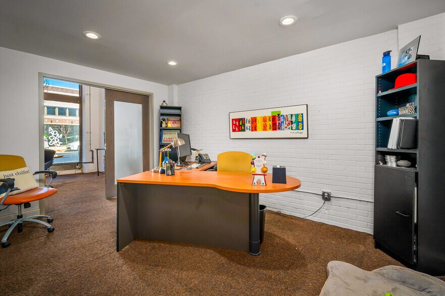 More Photos Of 3024 Locust St, Saint Louis Storefront For Sale