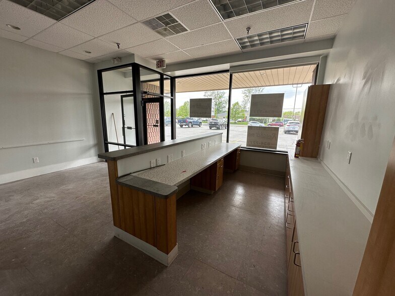 More Photos Of 5843 Transit Rd, Amherst Unknown For Lease