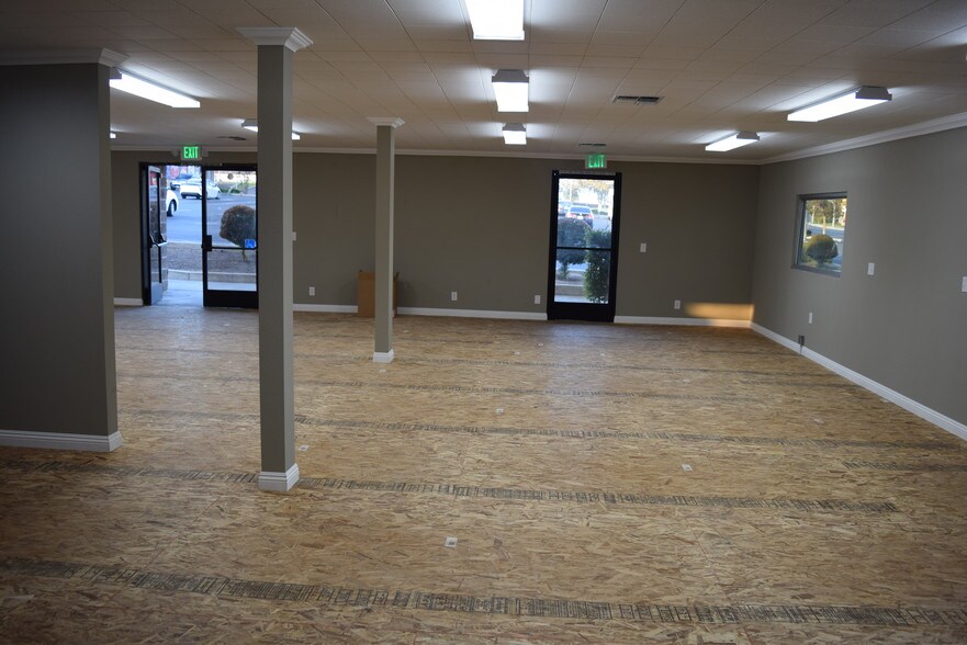More Photos Of 2810-2856 Hamner Ave, Norco Unknown For Lease