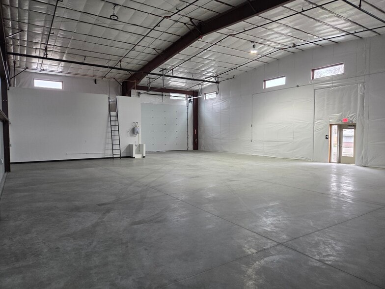 More Photos Of 439 N Broadmore Way, Nampa Unknown For Lease