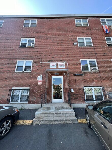 More Photos Of 256 S Marshall St, Hartford Apartments For Sale