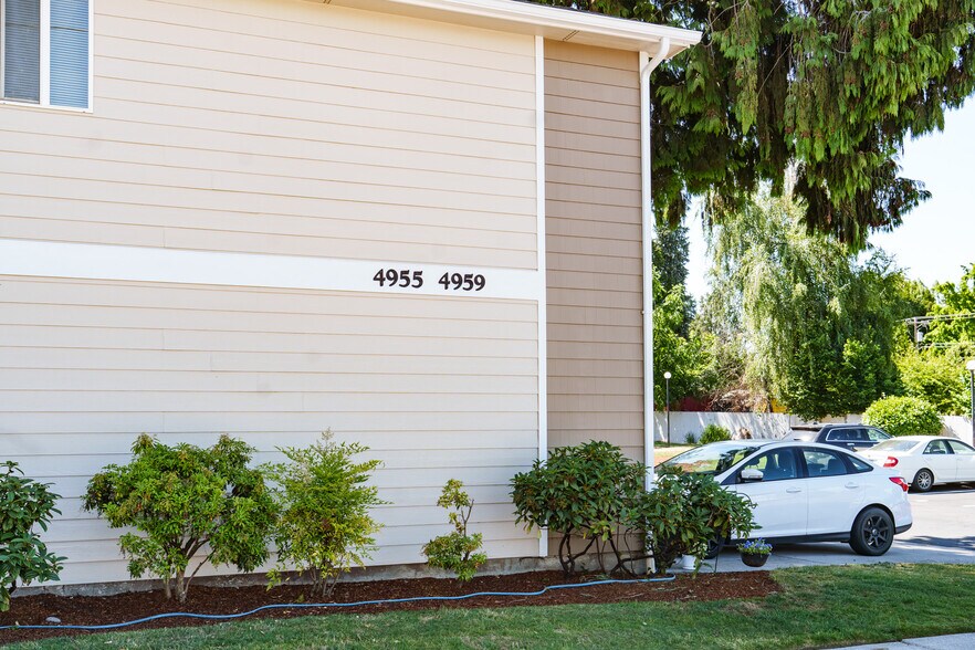 More Photos Of 4955-4959 Elizabeth St N, Keizer Apartments For Sale