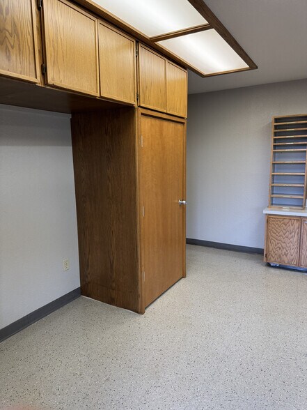 More Photos Of 151 Stewart Rd SW, Sumner Office For Lease