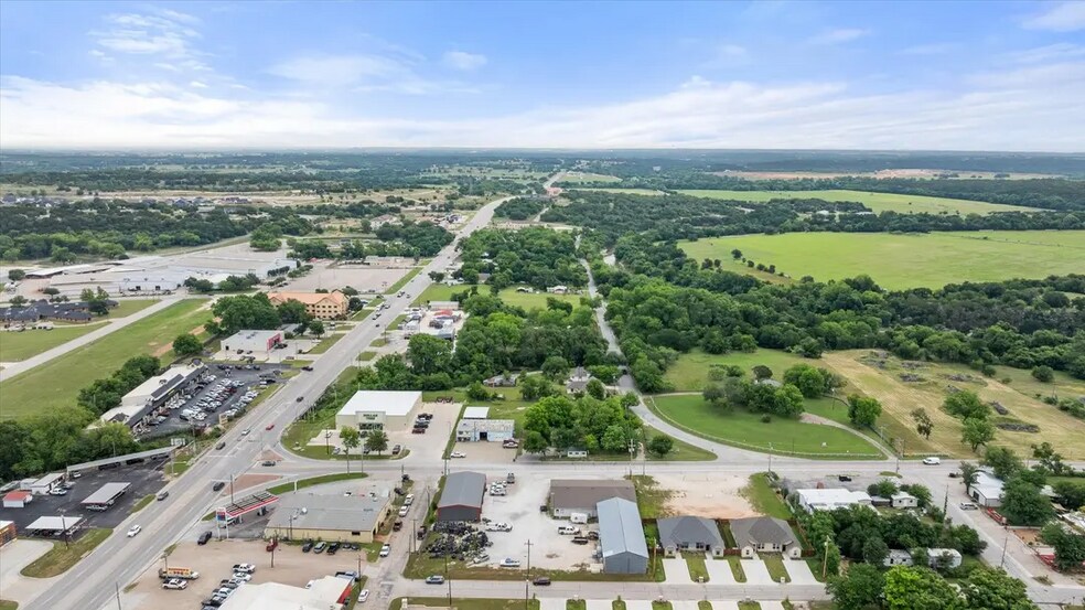 More Photos Of 1409 NE Barnard St, Glen Rose Storefront Retail Office For Sale