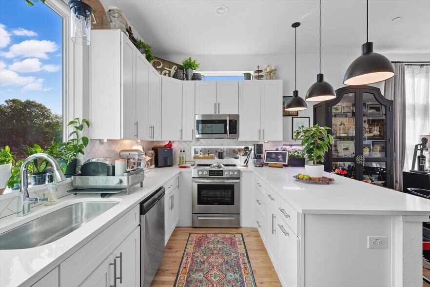 More Photos Of 5647 Live Oak, Dallas Apartments For Sale