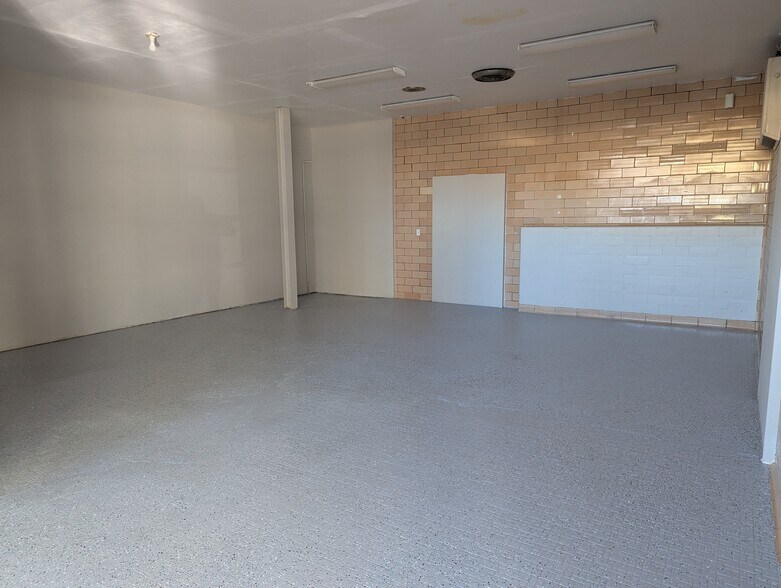 More Photos Of 602 E Yakima Ave, Yakima Storefront Retail Office For Lease