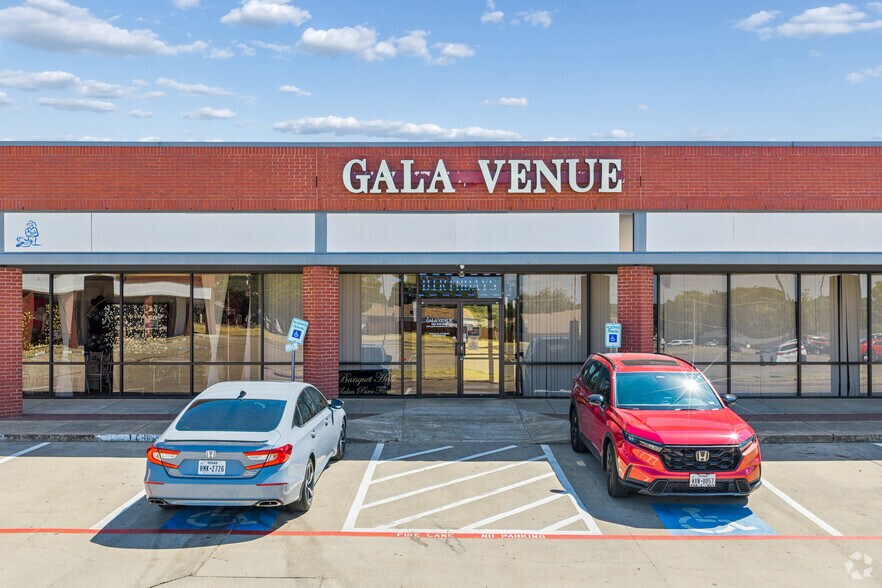 More Photos Of 2819-2929 Altamesa Blvd, Fort Worth Storefront For Lease
