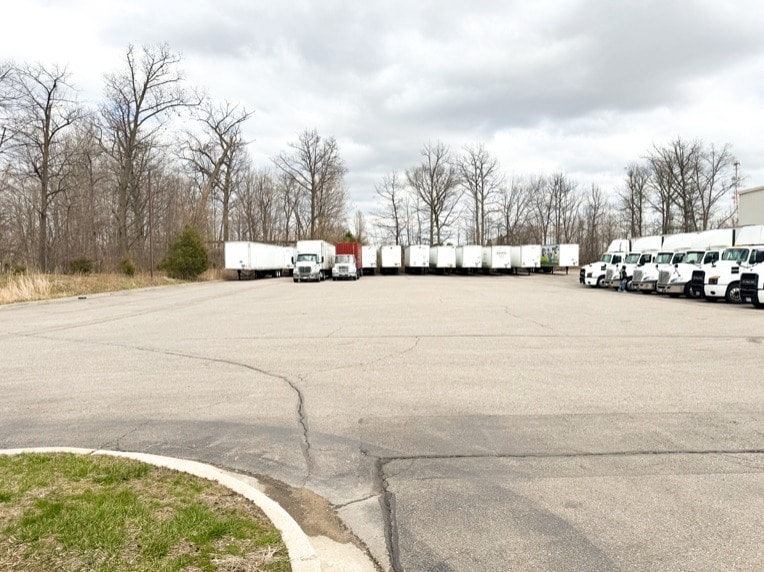 More Photos Of 220 N Alloy Dr, Fenton Distribution For Sale