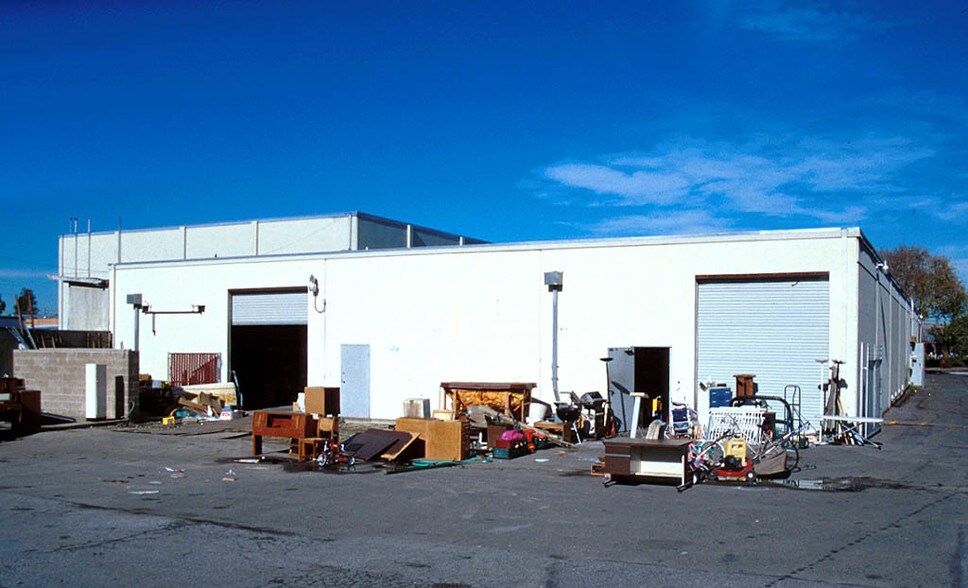 More Photos Of 2189 Leghorn St, Mountain View Research And Development For Lease