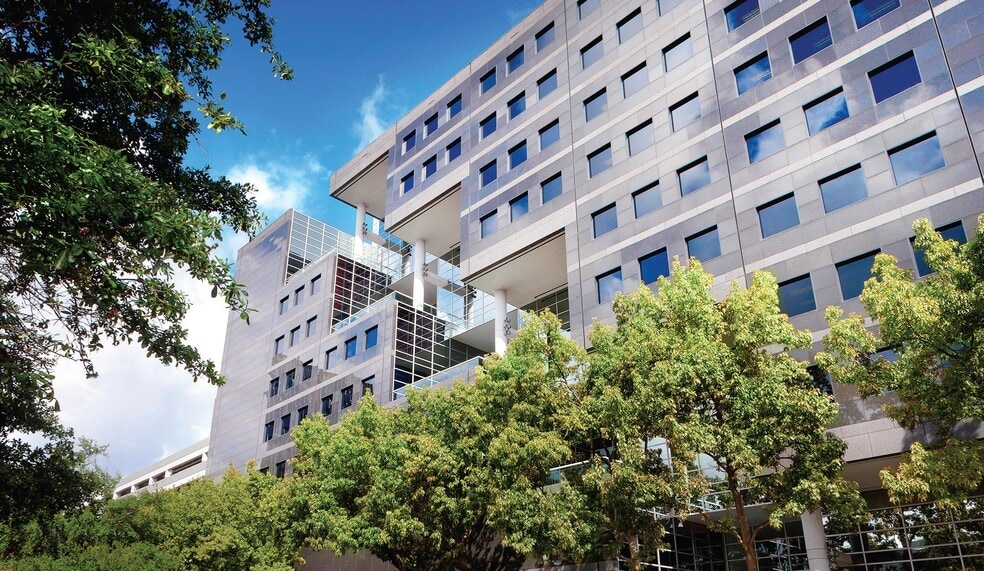 More Photos Of 20 Greenway Plz, Houston Office For Lease