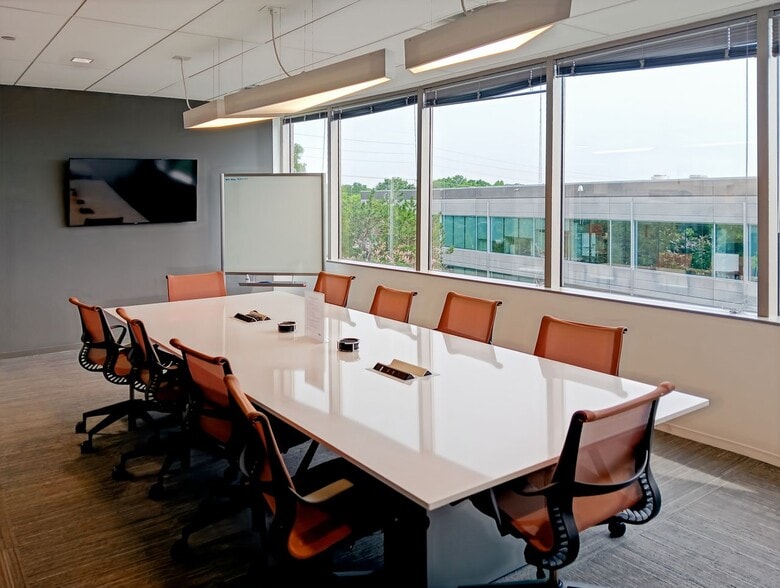 More Photos Of 40 Burton Hills Blvd, Nashville Coworking Space