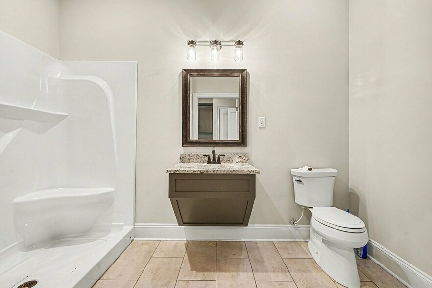 More Photos Of 132 Byrd Way, Warner Robins Office For Sale