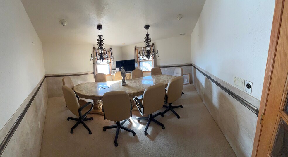 More Photos Of 1444 E Green Bay St, Shawano Office For Lease