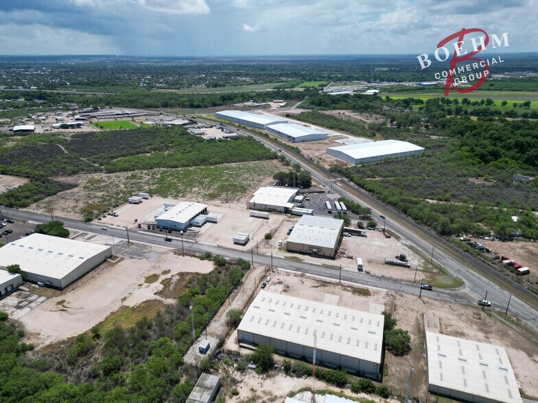 More Photos Of 995 Industrial Blvd, Del Rio Distribution For Lease