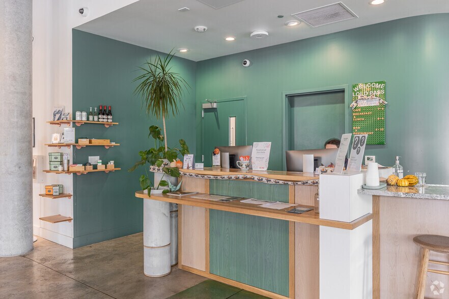 More Photos Of 1616 E Burnside St, Portland Hotel For Sale