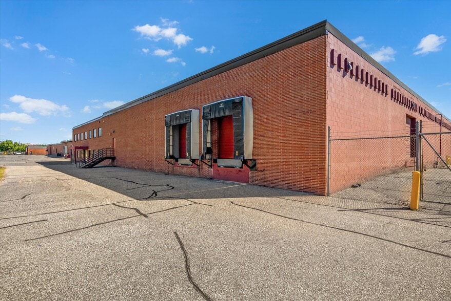 More Photos Of 130-150 Eva St, Saint Paul Warehouse For Sale