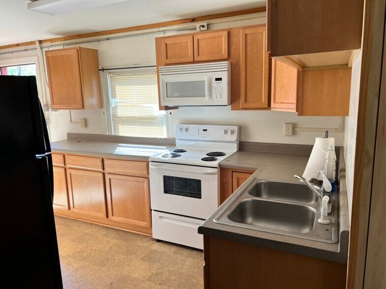 More Photos Of 1309 Old Cherry Point Rd, New Bern Light Manufacturing For Sale