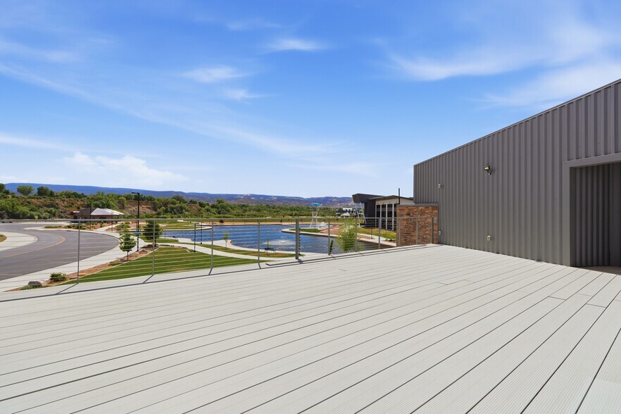 More Photos Of 1675 Las Colonias Dr, Grand Junction Showroom For Lease