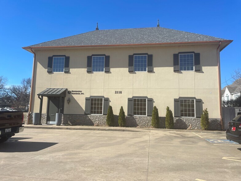 More Photos Of 2118 S Atlanta Pl, Tulsa Office For Lease