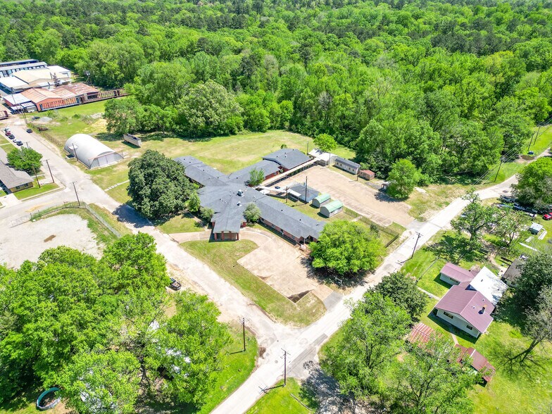 More Photos Of 510 E Bonham St, Jefferson Medical For Sale