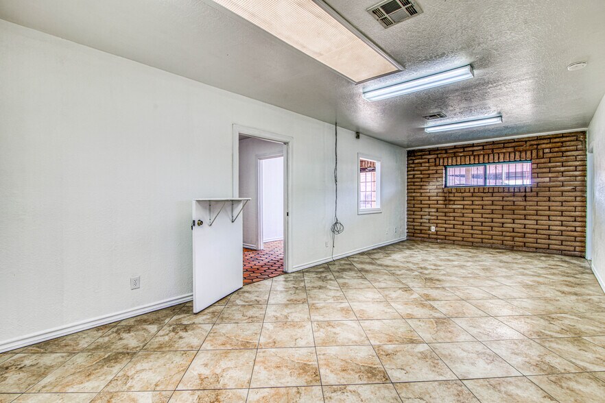 More Photos Of 6208 Doniphan Dr, El Paso Land For Lease