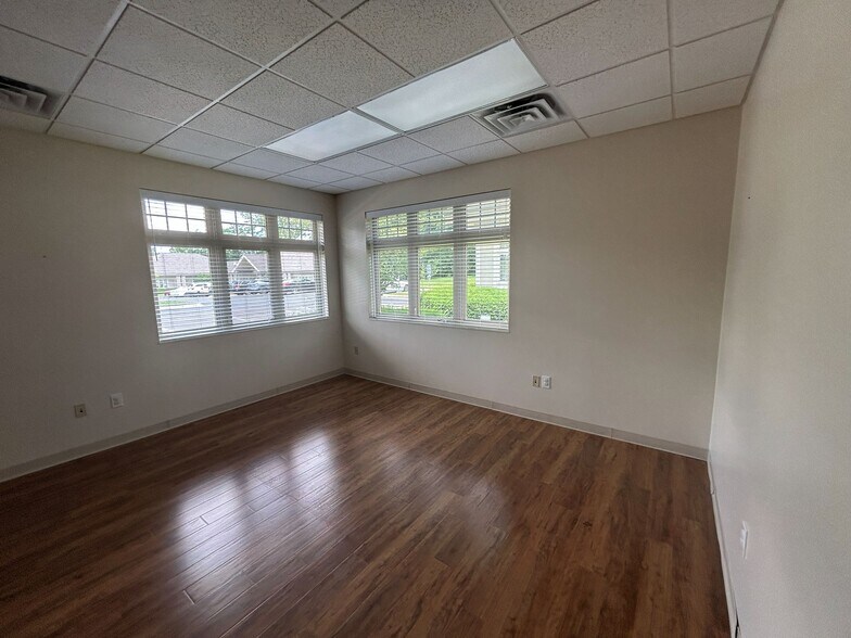 More Photos Of 440 Beecher Rd, Columbus Medical For Sale
