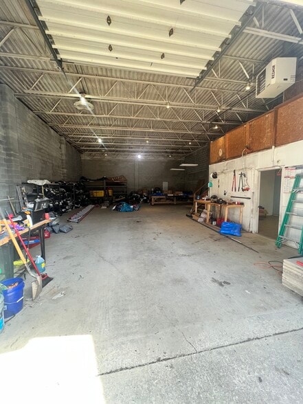 More Photos Of 2210 W Washington Center Rd, Fort Wayne Warehouse For Sale